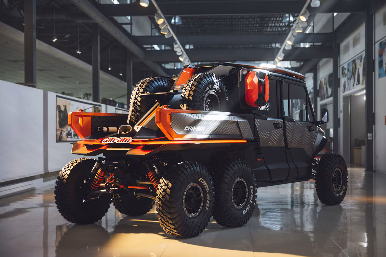 Концепт-баггі Can-Am Defender Prerunner, вид ззаду