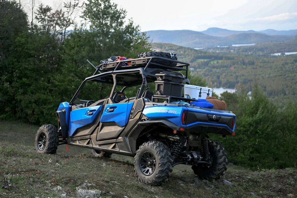 встановлення аксесуарів на мотовсюдихід Can-Am Commander MAX XT