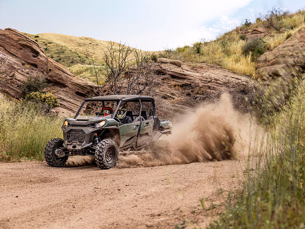 мотовсюдихід Can-Am Commander DPS 700 зелений